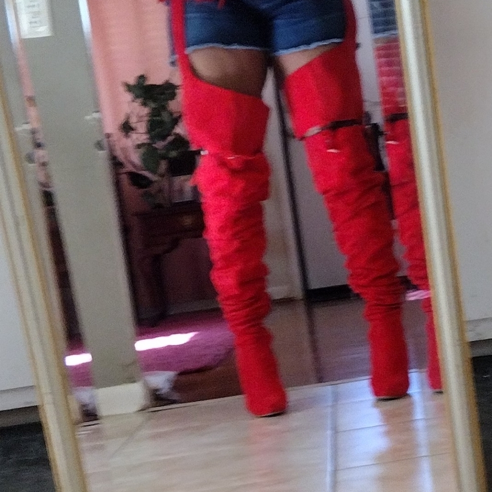 Boots - Picture 2 of 3
